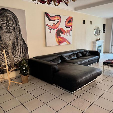 Villa Casa Blanca Mit Privatem Schwimmbad 26 Grad Und Sauna Duisburg Exterior foto